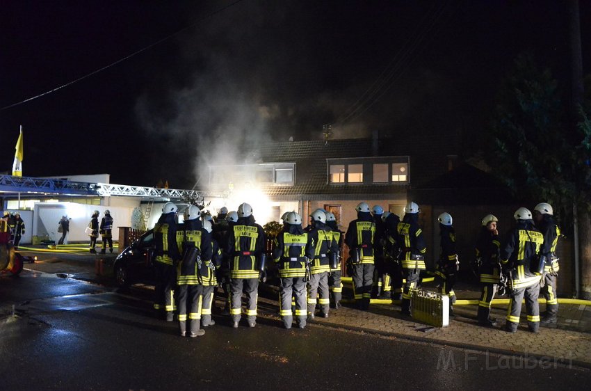 Feuer 4 Koeln Immendorf Giesdorfer Allee P188.JPG